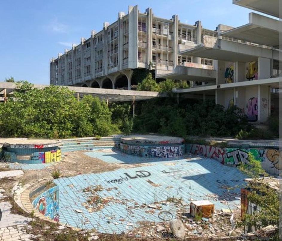 Haludovo Virtual Ruin Hotel Bungaloos Apartments And Camping, International Cooperation And Assistance For Rebirth Baracska Exterior foto